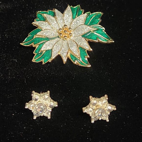 Convertible Avon Rhinestone Snowflake Stud Earrings  Poinsettia Brooch Christmas - Picture 2 of 7